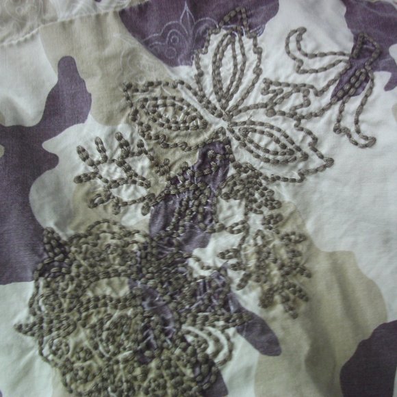 Guess  Ladies size 27 cropped pants/calf-length - Picture 3 of 8